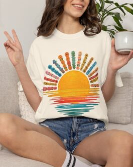 Floral Sun Graphic T-Shirt Retro Sunset Tee Boho Style Summer Shirt Women Gift
